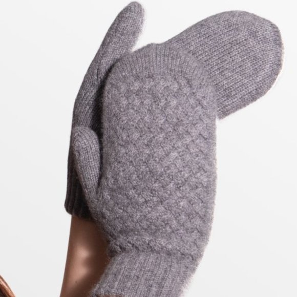 Grey color mittens, Best winter mittens, Knitted mittens, Cashmere mittens - Picture 4 of 8